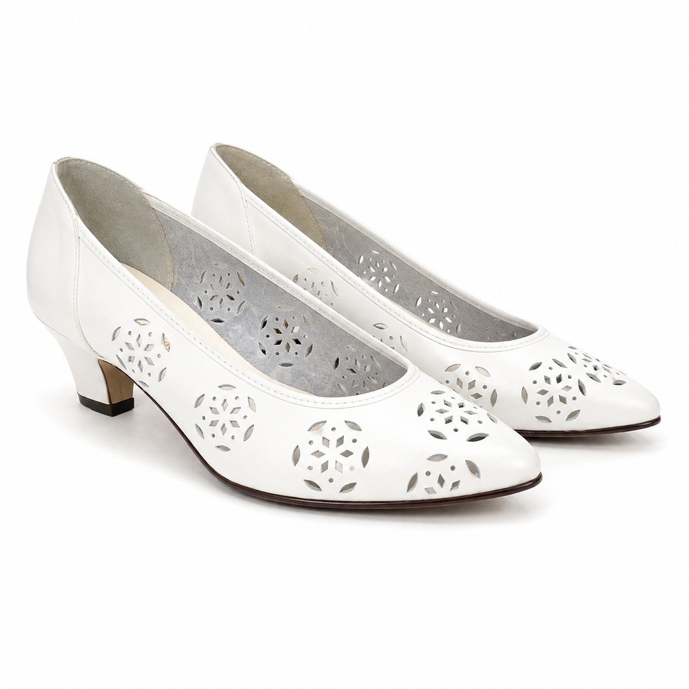 Vintage Famous Collection Leather Womens 7.5M White Cutout Pumps Brazil Retro